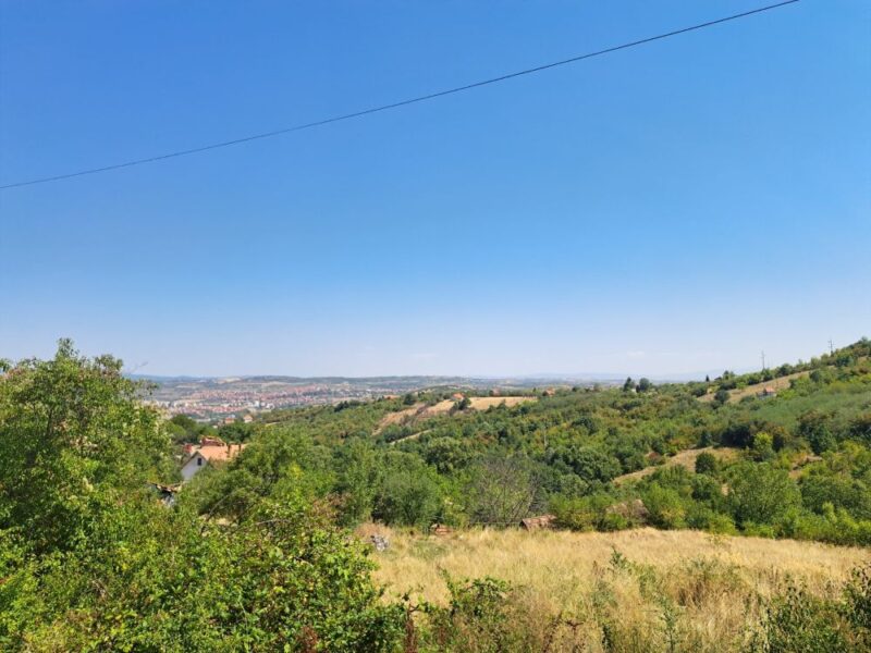 Započeta vikendica na Sokolicu, Prokuplje – plac 57 ari