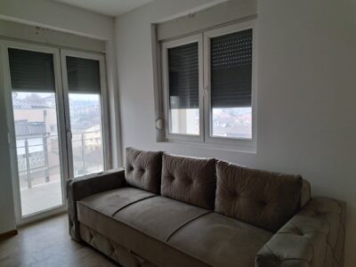 Prodaje se stan površine 51 m², koji se nalazi na 6. spratu zgrade sa liftom