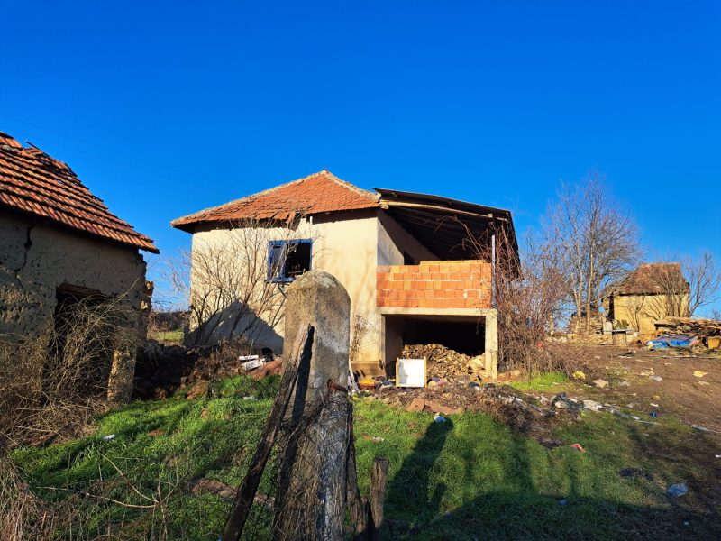 Kuća sa dvorištem – povoljno! Okolina Prokuplja