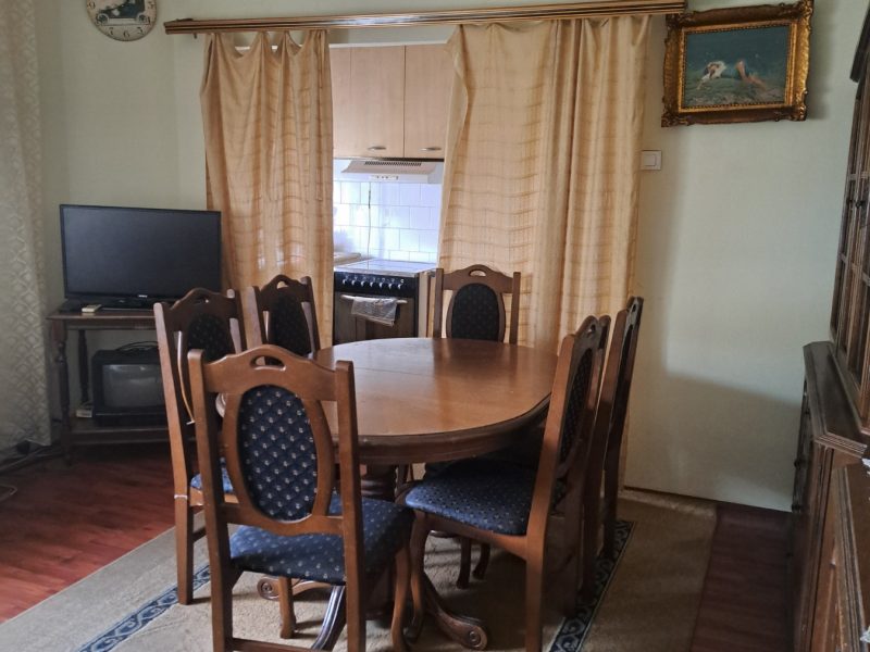 Na prodaju stan u centru Prokuplja površine 79 m², tri spavaće sobe