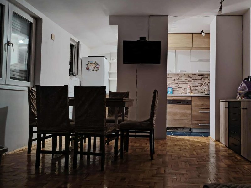 Na prodaju stan površine 54 m² u centru Prokuplja